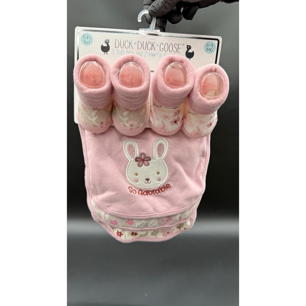 Duck Duck Goose Baby Girls 5pc Bib and Bootie Set Pink Bunny Floral 0-9M D06979X